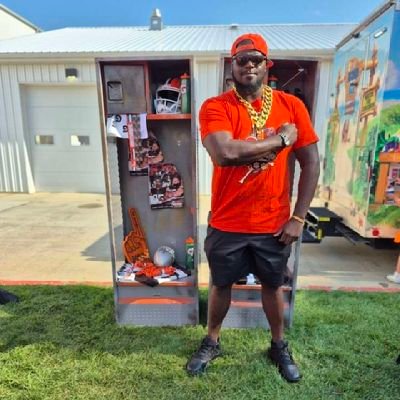 6'4', GO BROWNS, GO CAVS, GO TRIBE, GO ZIPS, GO BUCKEYES! CLEVELAND SPORTSWRITER FOR @247Sports and now my own Podcast #BIGHOSSPODCAST