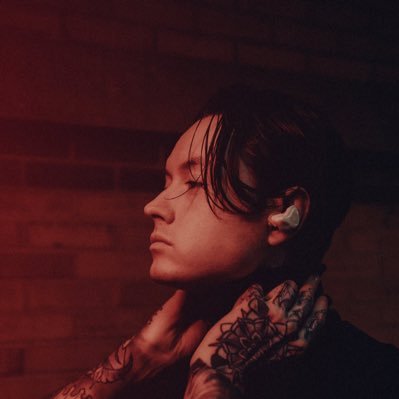 Age: 27 engaged: @Remy_M_Kennedy Alt: @R4v3n2_0 🇬🇧 Do you feel love? I know I don't. Bad Omens