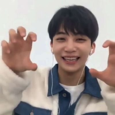 ⌗ ˖ 𓍢 ᑲ᥆rᥒ 𝗍᥆ ᥣ᥆᥎ᥱ #세븐틴 ٬٬ 🧚🏻♀️₊❜ ݇-݈ ֢ ࣪⸝⸝ ; minor :D infp ⋆. 𐙚 ˚🐰‧⁺ 💭⊹✭ ˚꒰ #정한 enthusiast 🐾🎀૮₍ ˶ᵔ ᵕ ᵔ˶ ₎ა♡ᵎᵎ ꒱
─ socialize, romanticize the life ୨୧