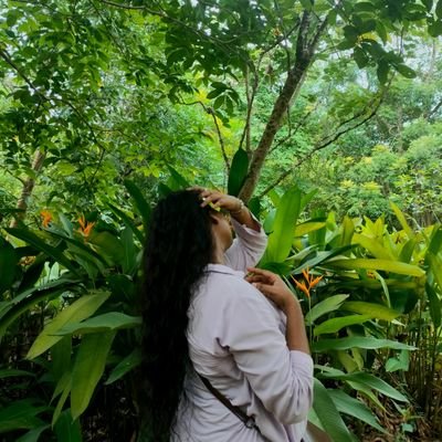 prettyshutup's profile picture. follow the good omen 🦋