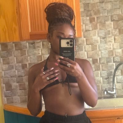 Forever ready to buss a whine♑️💁🏽♀️ ➡️➡️Insta/TikTok @Charli_p_