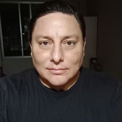 Primero está mi familia, luego yo y de ahí el resto. Sincero generoso y humilde, detesto la hipocresía y el orgullo desbordado Hincha del @CSEmelec