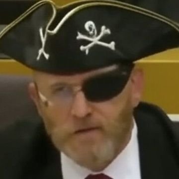 Tu jest Polska, przede wszystkim dla Polaków. I niech tak zostanie 🇵🇱
1. Precz z komuną
2.Precz z żydokomuną
3.Precz z eurokomuną
#DrużynaBrauna