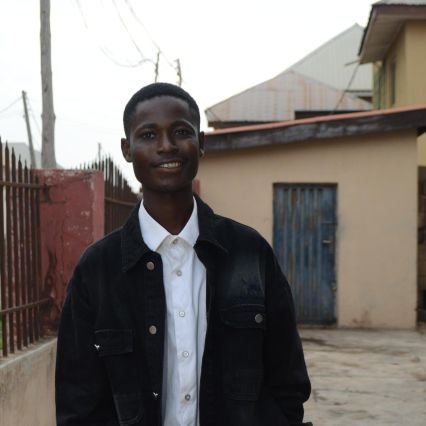 Lawalsegun_'s profile picture. Helping startup founders design and launch strategic, growth-focused websites in weeks, not months | Figma 
Send a DM, Let's chat!↓↓