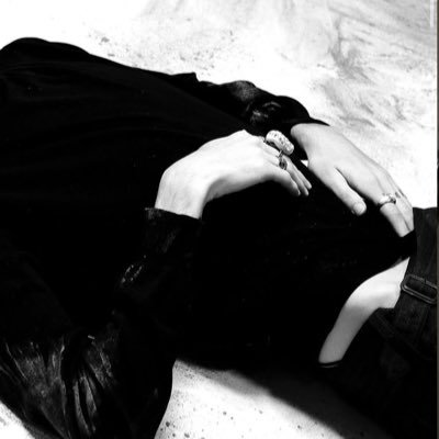 @emmalikesglape priv! | she/they | freak |