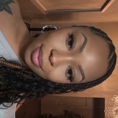 in my own world minding my business. IT GIRL❤️🔥 Med Tech/Abstract Artist/Influencer