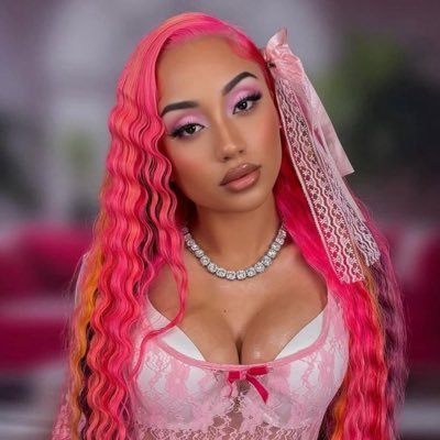 gangstabvrbie's profile picture. fan account | female rap enthusiast