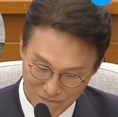 revivkms's profile picture. 