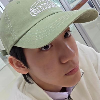 yakpensiska's profile picture. เพี้ยนตามลูกชายแน่ ๆ