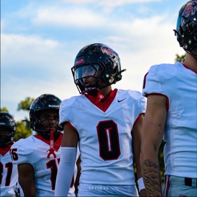'26 Kentwood MI | TE/WR/OLB | 6'3 215 | East Kentwood HS | GPA: 3.0 | 📲616-710-2952 | NCAA ID# 2405302713 | Hudl➡️https://t.co/EicEMChsOC