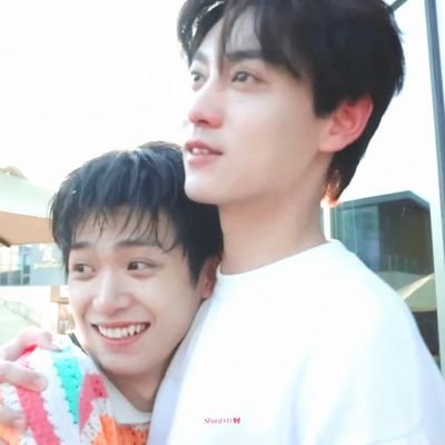 tannieornothing's profile picture. summer archive 🍋🐟