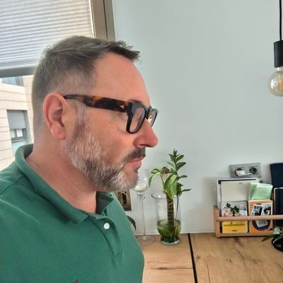 Progrebuenista. Sufridor transpactivista. Ganador del prestigioso premio Cazatoletes '18. No obligación de responder. Racistas=block. Antifascista (cómo no)