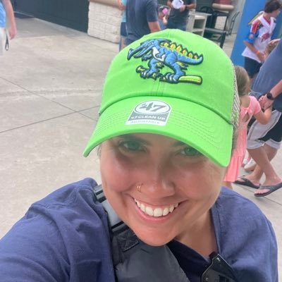 Softball Coach 🥎 Head Coach of the Ocean State Outlaws 🟢 Anna Maria Softball 😼Hitting Instructor 💣 Coach Liz 💜🕊️