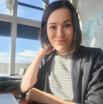 Rīgas domes deputāte. Strādāju, lai Latvija būtu ilgtspējīgāka šī vārda zinātniskajā nozīmē. Progresīvie. Feministe. Mamma.
