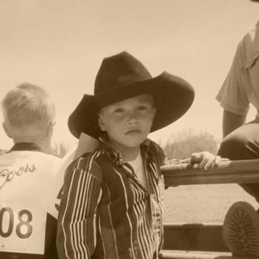 DarthShaggyT's profile picture. last one got hacked so starting over