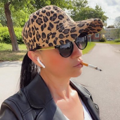 demirleydi01's profile picture. Hayalini kurduğunuz hayatı yaşıyor👇