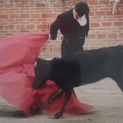 🇲🇽🇪🇦Amante del Atlas❤️🖤 y del Betis manquepierda💚🤍. Orgulloso taurino🐂.
¡Qué todo lo bonito llegue para quedarse!
Anti4T
⚽🏌️🐎🐂🚘🎭❤️ ❣️TE AMO❣️