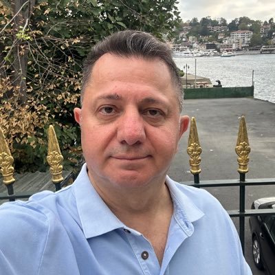 Osmanlı Portföy CEO & Fon Yoneticisi (OPH, OPI, OSH); FODER, TEV, Rize Vakfı; Boğaziçi EE Mühendisi, Maryland MBA