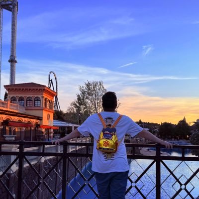Colecciono muñecas 🌷 Spooky Boy 🎃🍄🟫 coleccionista y lector 🍂 Parks Enthusiast 🎢. Siempre tengo sueño. JODER MACHO