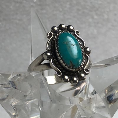 Treasure Hunter! Yep, that’s me! Finding cool vintage teasures, some I keep, but I can’t keep it all! #vintagejewelry #vintagesales #vintagecollectors #vintage