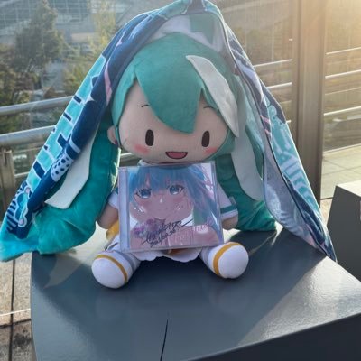 基本的に色んなゲームやってます!特にFPSはよくやってます!ボカロをはじめ電子音楽が大好きです!気軽に絡んでくれると嬉しいです!