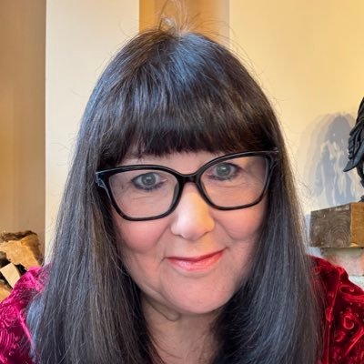 Writer, Ex-Cop, Safeguarding Cons, EDS body, GSOH&a tad clumsy. Wears many hats, loves wigs. Pitch Perfect winner 2012 Debut Feb ‘23 Maman standalone April ‘24