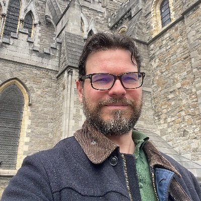 Journalist, Wirtschaftskorrespondent, Dr.rer.pol., Buchautor („Merkel: Die kritische Bilanz