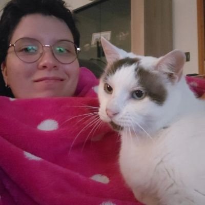 22y | her/she | feminist - @SESLPau - 🏳️🌈 - 🍉 - ☭