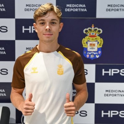 Fiel seguidor de la Unión Deportiva Las Palmas 💛💙 y del buen fútbol Y siempre en el barco de Lorenzo Amatucci 🇮🇹