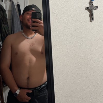 Single, latino🇬🇹, i love big latinas😍, thick dick😜 23yrs Dm for collabs 😋 not buyer