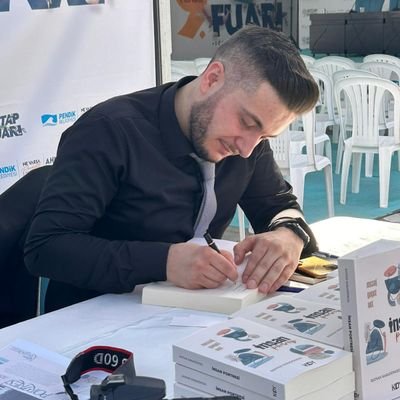 KBÜ İlahiyat 🎓 MEB🏢 Dkab
Karabük -İstanbul
Öğretmen - Yazar
Kitabımın linki aşağıda yer alıyor