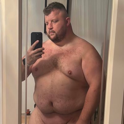 English 🏴 / Rugby boy 🏉 / Gym goer 💪🏻 / Teddy bear 🧸 / bisexual 💙🩷 / beach lover 🏝️/ over thinker extraordinaire 🤔/ Virgo ♍️