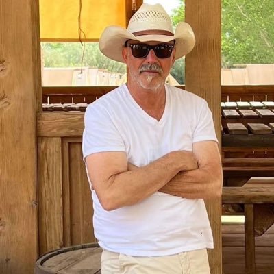 Official account of Kevin Costner. Actor, director & musician. Frontman of Modern West: Teddy Morgan, Park Chisolm, Larry Cobb, Bobby Yang & Luke Bulla.