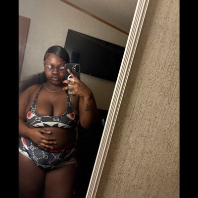 wondersofmookie's profile picture. 