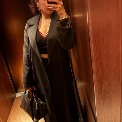 All Natural Muse. Mostly offline, pursuing my dream life: full of art, intense connections, soft hedonism, and dirty sex.
