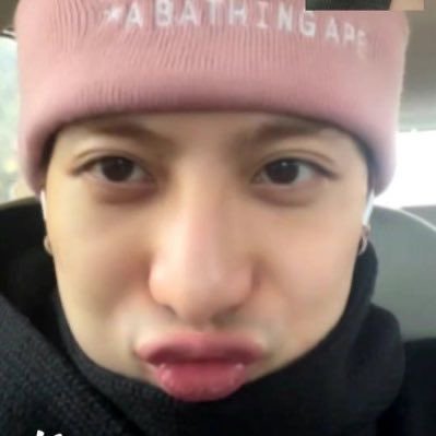 onthewang's profile picture. 嘉尔 | let's put on that r&b song @9youngnrich7