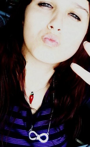 ela vai,ela vem,ela não anda na sombra de ninguem,ela é guerreira ♪