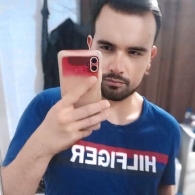 DrinkMeCwB's profile picture. Ensino inglês, canto umas verdades e sigo fingindo controle. 🎶📚💁‍♂️
https://t.co/X4gbKyfaYJ