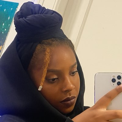 🇳🇬
Paola's mum🩷. Painter- Small tattoo artist - Illustrator - Twitch Streamer . Man City🩵