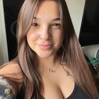 Ella1470936's profile picture.