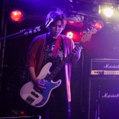 ベーシスト/作曲/作詞|faze nilローディー|多バンド&サポート歴|@RemoteNoize活動&サブスク配信中|京都府八幡市で #KBSラジオ ラジオパーソナリティをしていた大野実氏とアコギとエレべ2人で活動中|公認師匠:#クロマニヨンズ #nil.#sads/小林勝コビー氏|