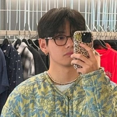 ccstrimbts's profile picture. bts volvió para salvar la música