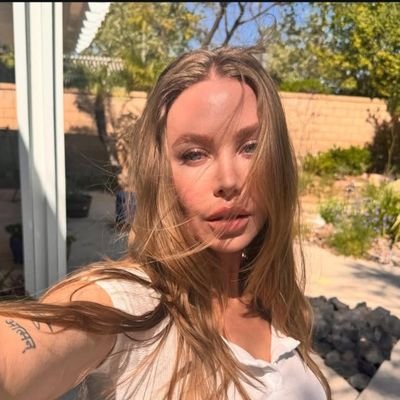 EmilyBanks87132's profile picture. 
