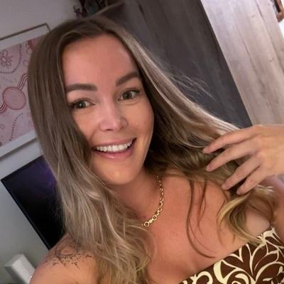 DARA9e's profile picture. Life without love is like a tree without blossoms or fruit I need someone real ❤️