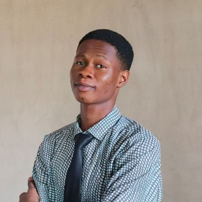 eicrowned's profile picture. Graphics Designer 😻