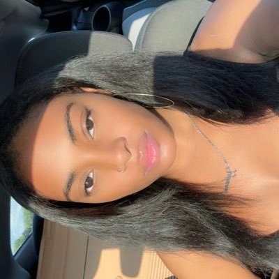 28.♒️. UNCC alumna. Future veterinarian 🐶. #RaiseHail ❤️💛. until we meet again Nai💝