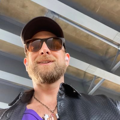 My NAMI rep ghosted me- beat that! Finally comfortable in my own skin & now you have to deal with me. I like a lot of stuff- all celebrated here! Let’s BALL!