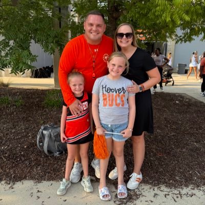 Teacher 🏴☠️ Defensive Ends Coach 🏴☠️ Hoover High School 🏴☠️ #sailsup #gobucs #heartt🏴☠️🧡🖤🏴☠️