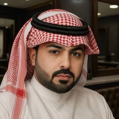 #مدمن_شاهي
وافهم لشعر صاحب تسع شخصيات وحده منهم حقيقيه ورى ثمان مزيفات.. !!