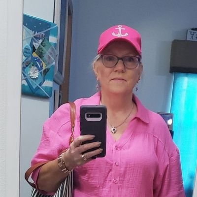 mary_prici47651's profile picture. married but divorce momma really love ❤️ 😍 💖 ❣️ 💕 every one but still want the man who is ready too settle down for a long time so we can spend the rest life